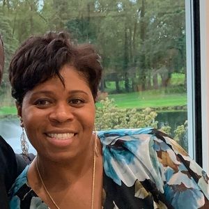 Meet your Posher, Adrienne